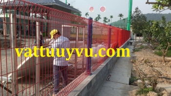 Hàng Rào Lưới Thép Bẻ Tam Giác